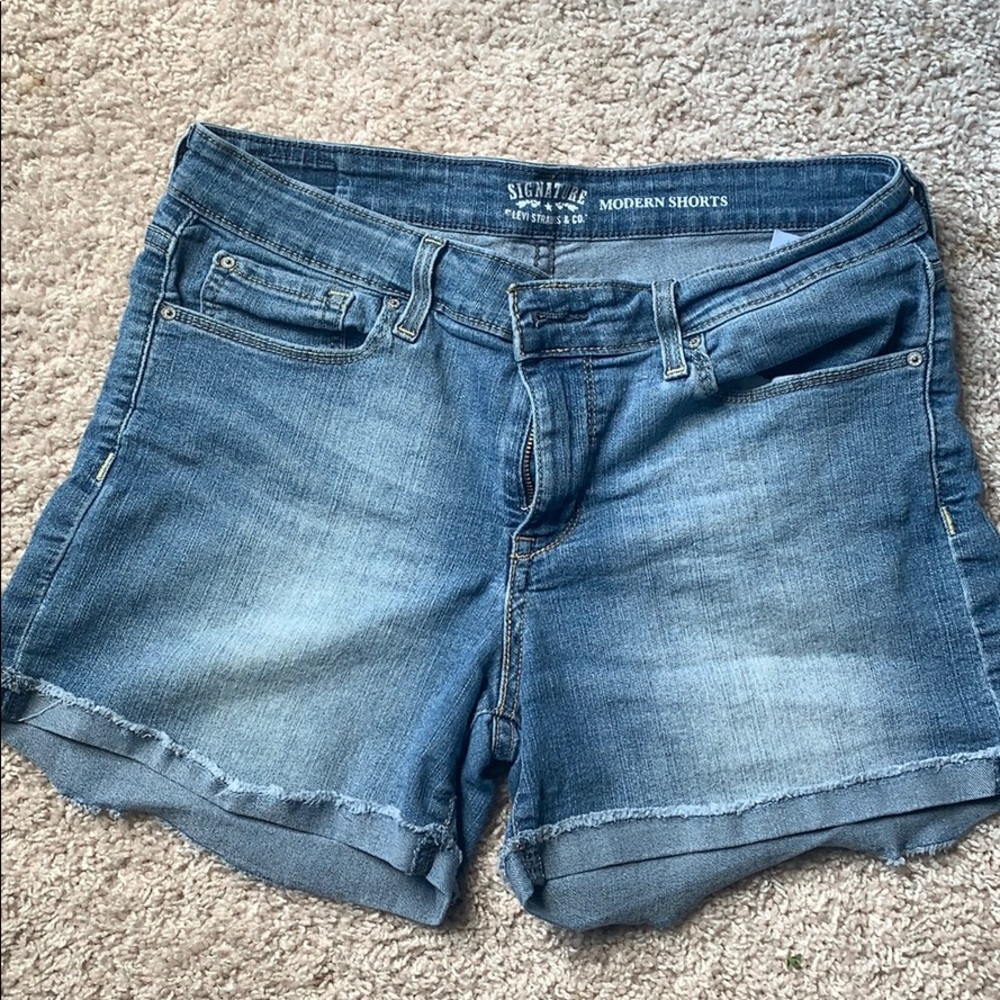 EUC Levi Strauss Modern Shorts